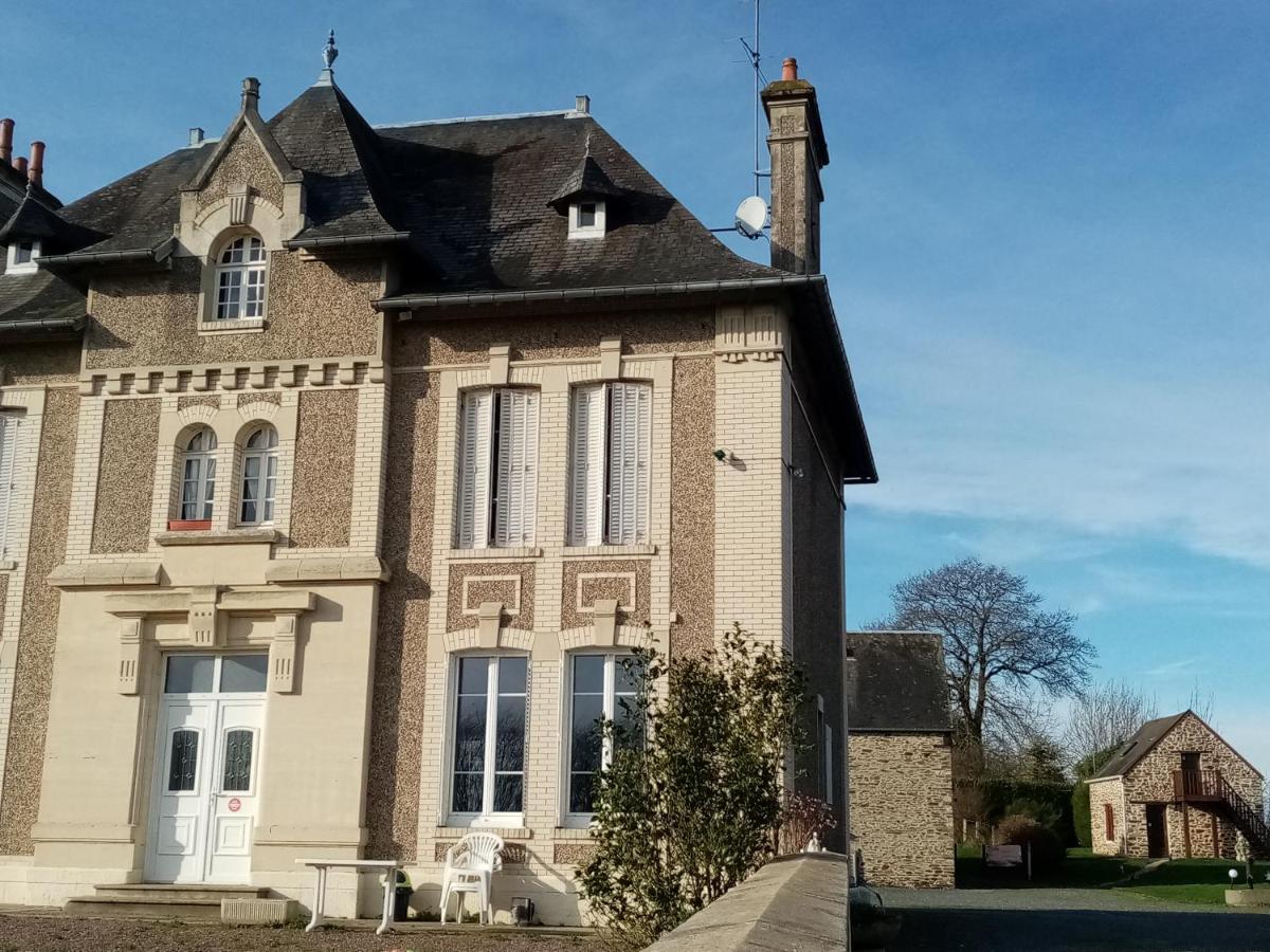 La Petite Boulangerie, chambre d'hôtes indépendante Vaubadon Esterno foto