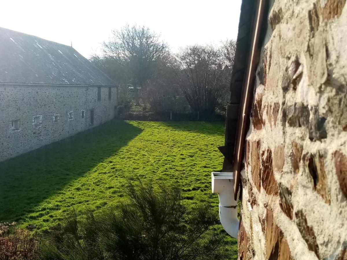 La Petite Boulangerie, chambre d'hôtes indépendante Vaubadon Esterno foto