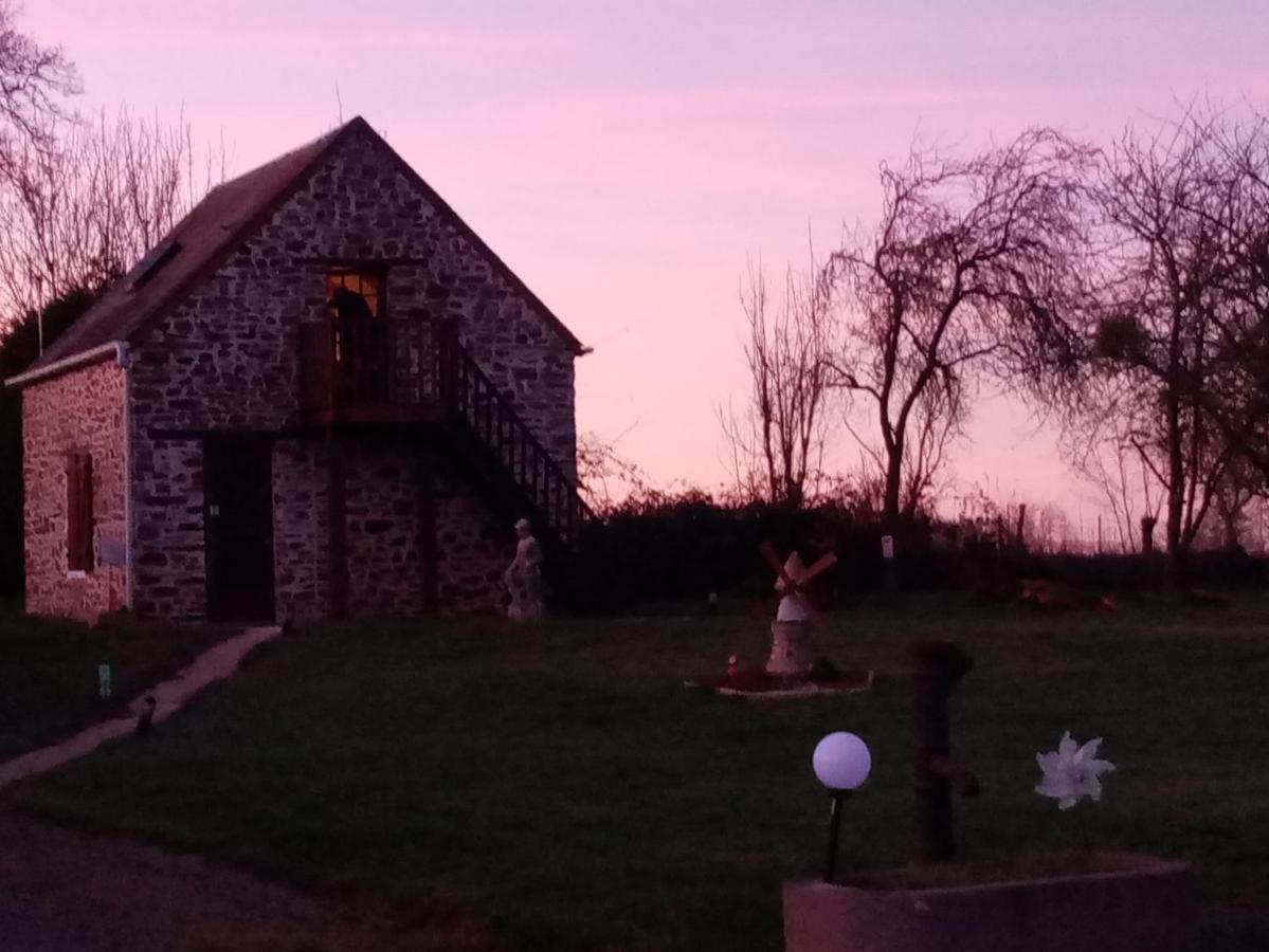 La Petite Boulangerie, chambre d'hôtes indépendante Vaubadon Esterno foto