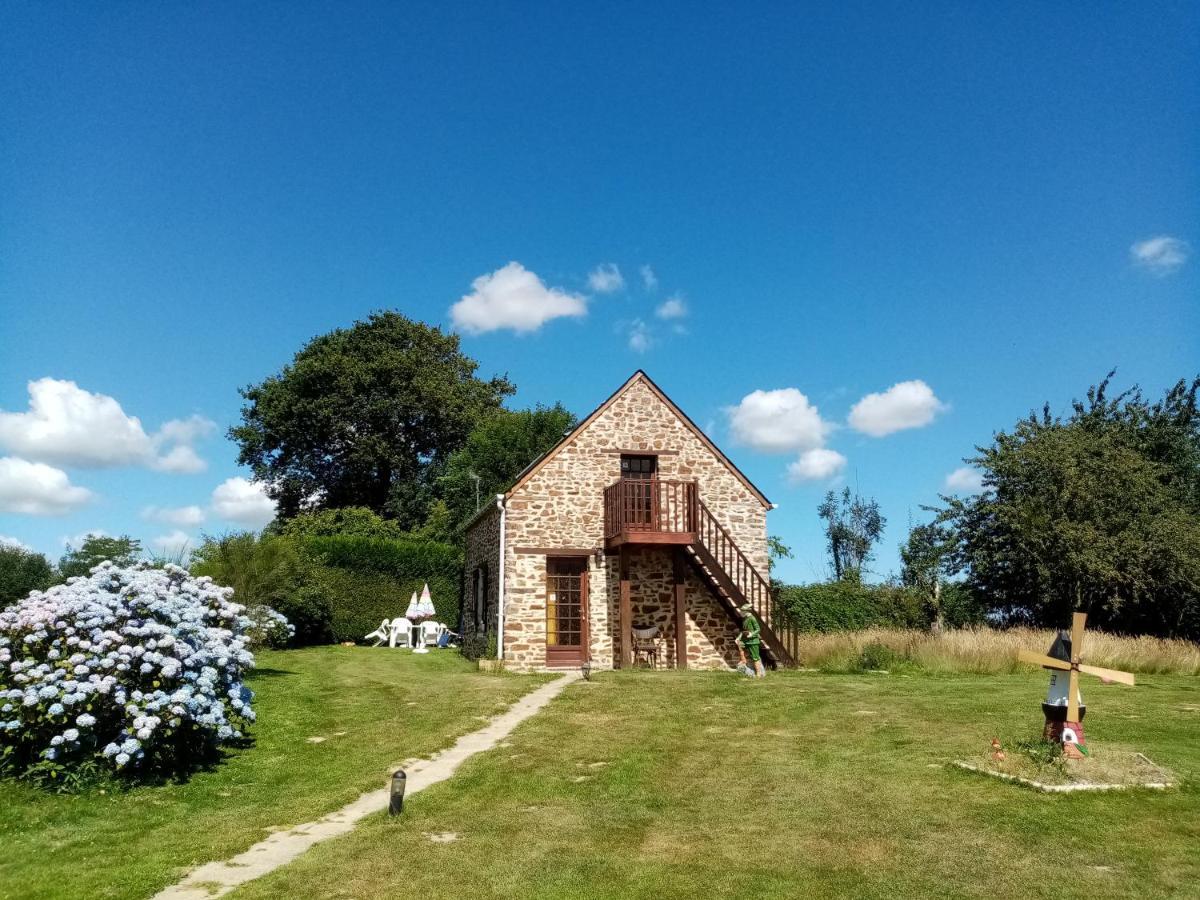 La Petite Boulangerie, chambre d'hôtes indépendante Vaubadon Esterno foto