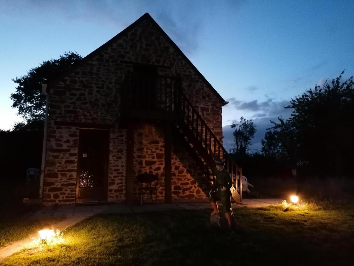 La Petite Boulangerie, chambre d'hôtes indépendante Vaubadon Esterno foto