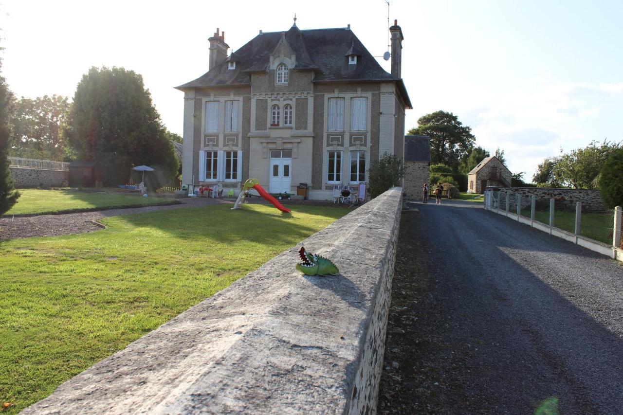 La Petite Boulangerie, chambre d'hôtes indépendante Vaubadon Esterno foto