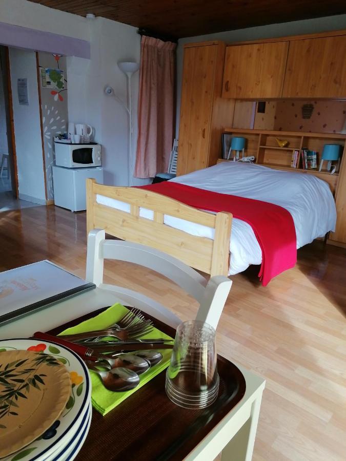 La Petite Boulangerie, chambre d'hôtes indépendante Vaubadon Esterno foto