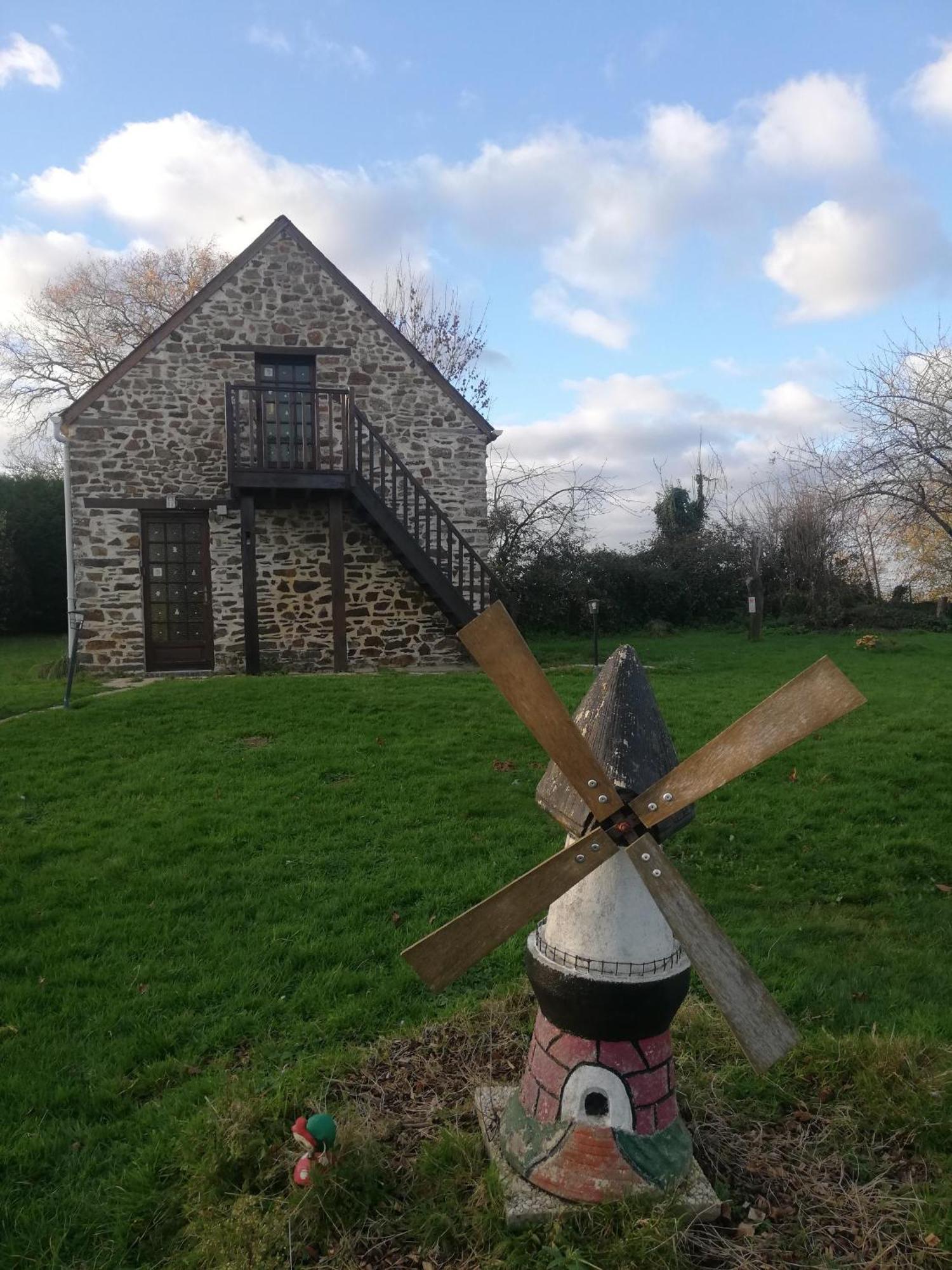 La Petite Boulangerie, chambre d'hôtes indépendante Vaubadon Esterno foto